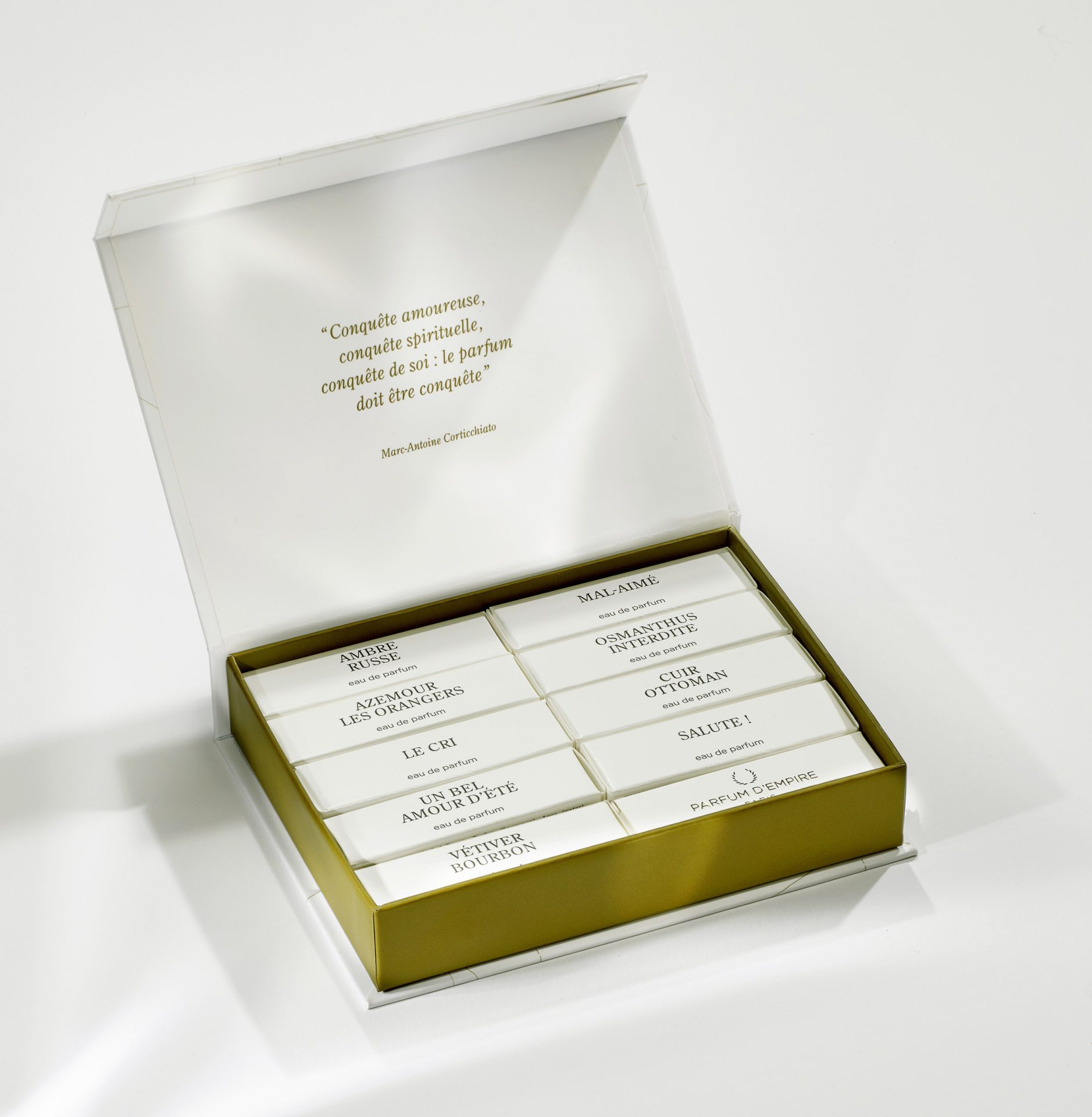 Coffret Les Incontournables ouvert – 10 parfums Parfum d’Empire